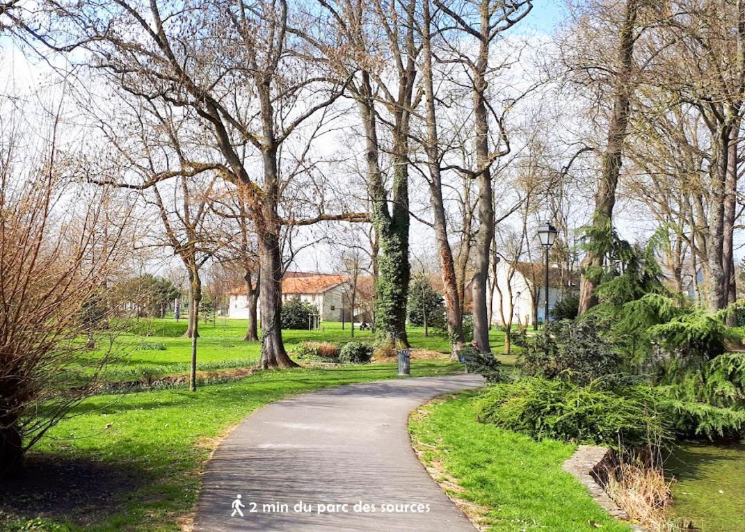 Bed & Breakfast - Entre Paris & Disneyland Apartment Roissy-en-Brie Exterior photo